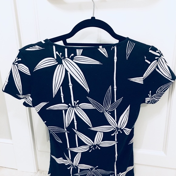 New York and Company knit bamboo print shirt - Picture 2 of 4